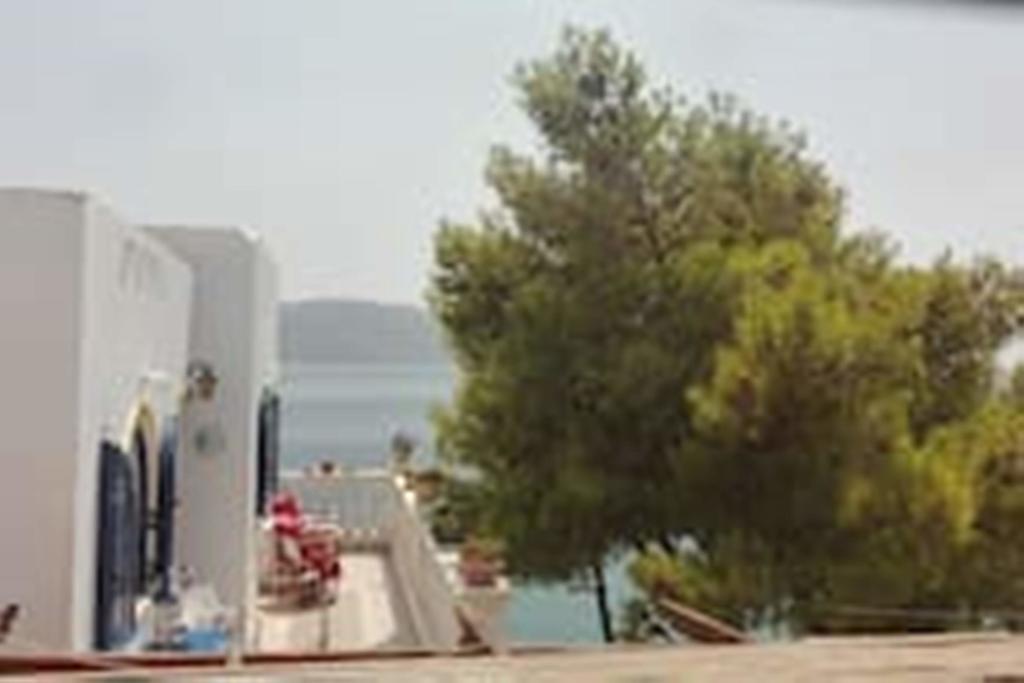 Wavedance Accommodation Salamís Exterior foto